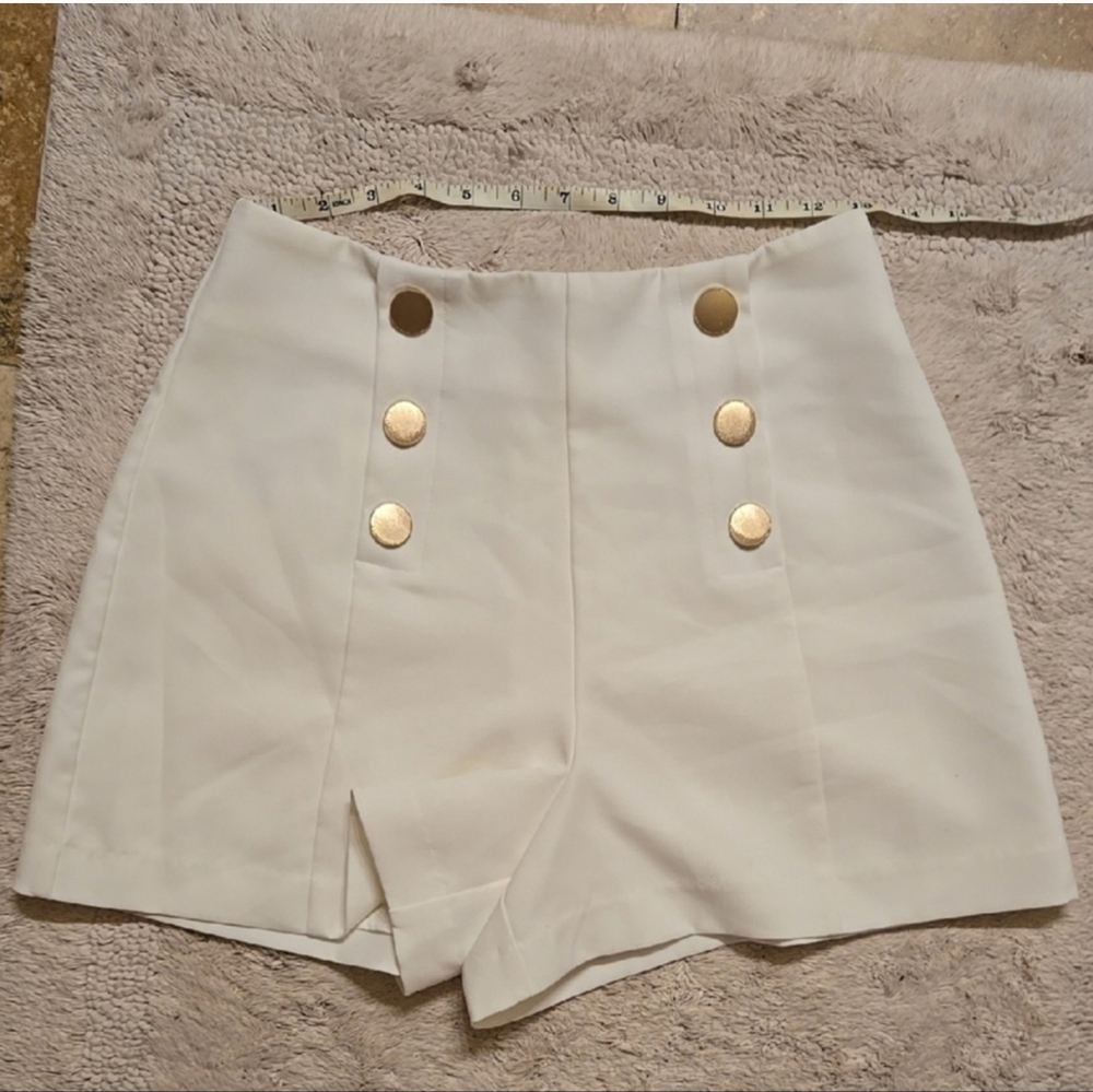 BCBGMaxAzria White  Shorts